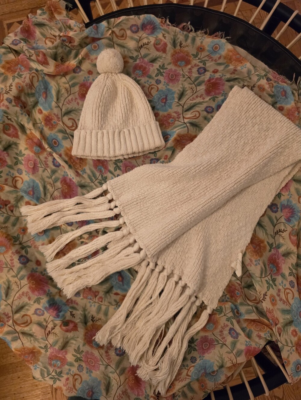 Spell Taletha Scarf And Pompom Hat
